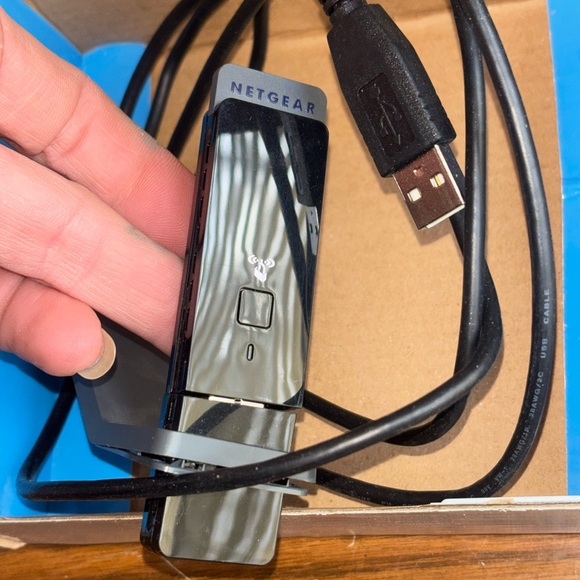 NETGEAR N300 Wireless USB Adapter - Picture 3 of 5